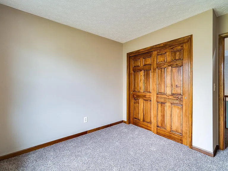 230 N Gebhart Church Rd — Photo 16