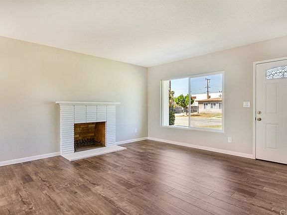 5th image of 2765 N Erwin Ave