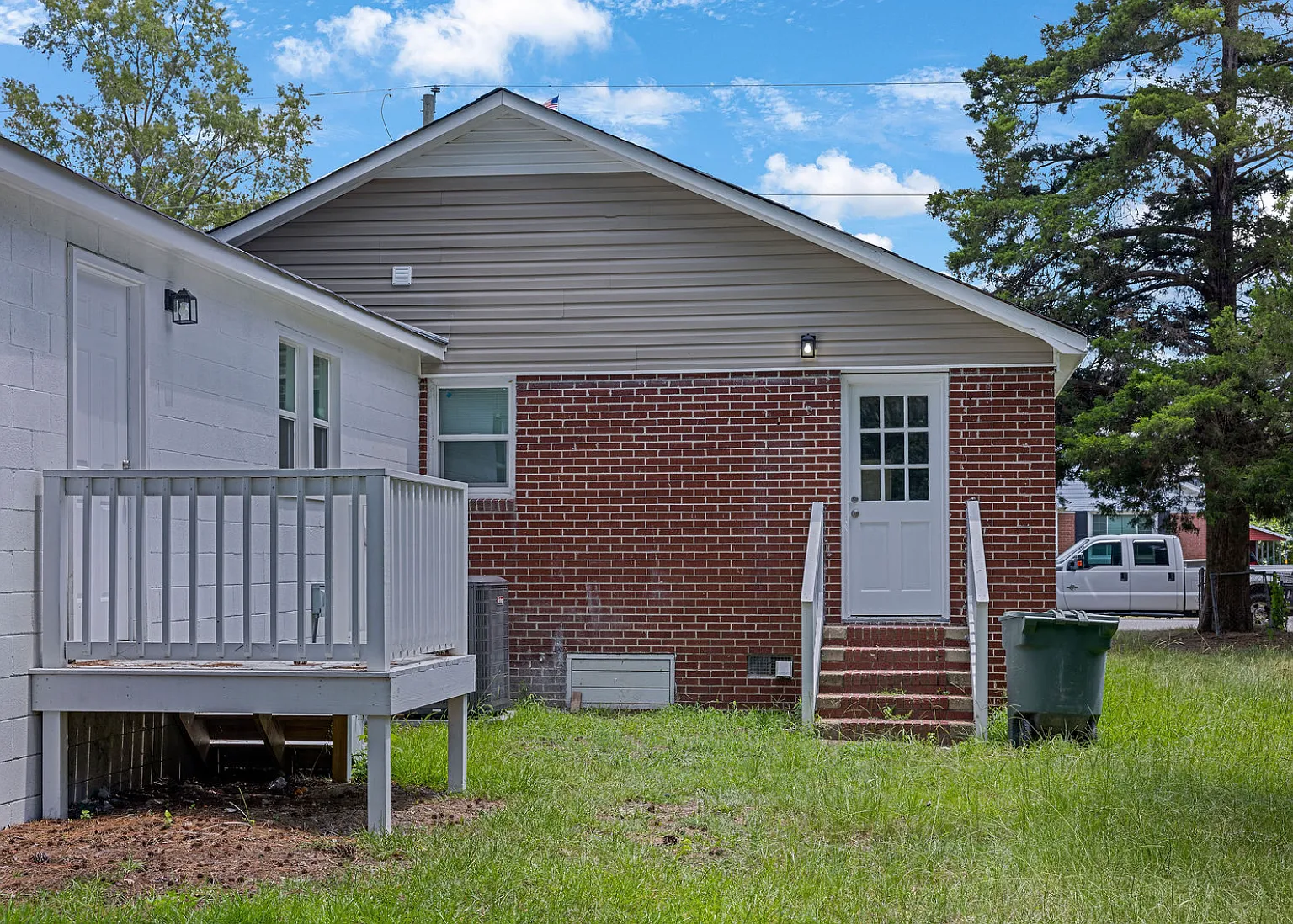 1 bed, 750 sqft, $1,000 — Photo 2