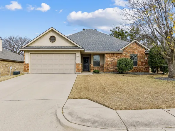 113 Redbud Ln, Weatherford, TX 76086