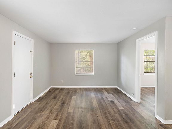 4th image of 404 N 7th St