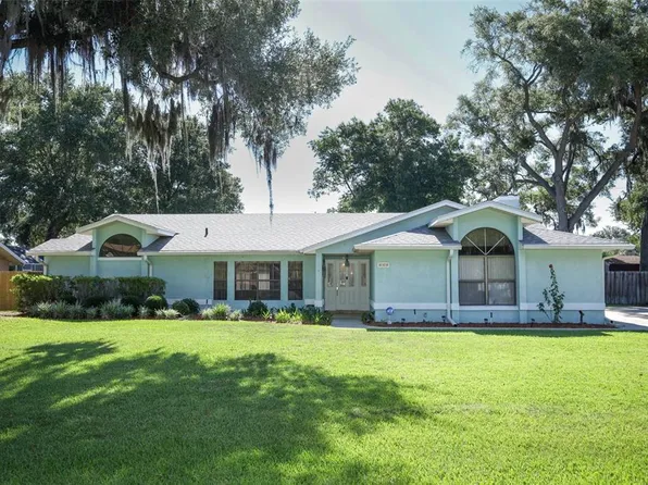 610 Yorktown Dr, Leesburg, FL 34748