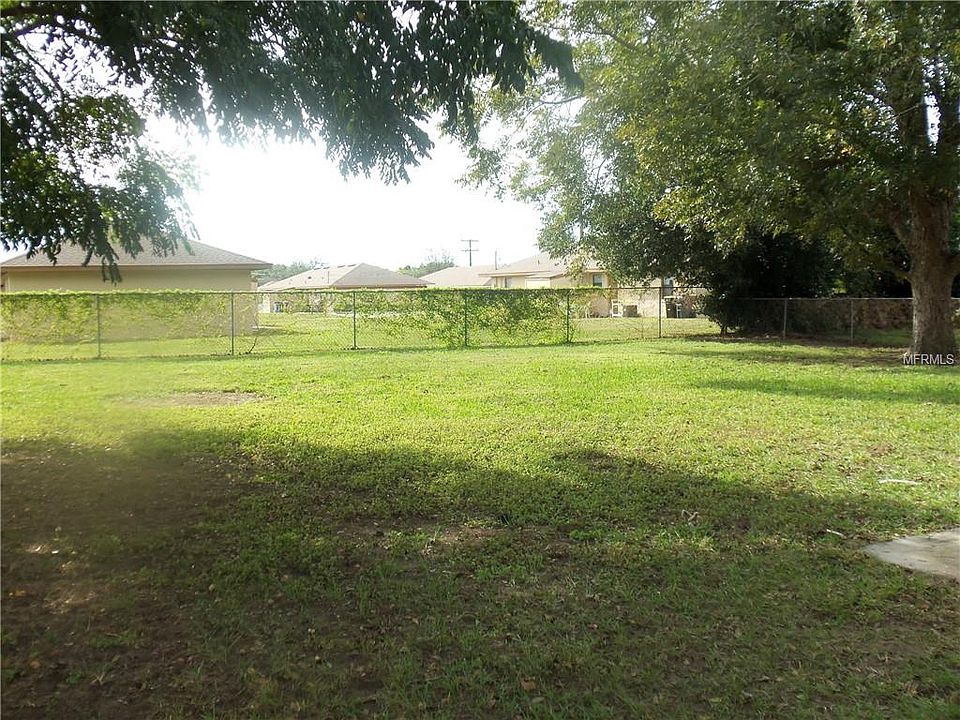 2nd image of 3917 Pelican Ct