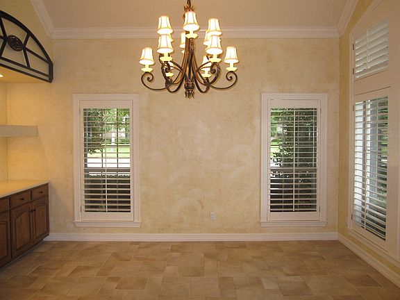 3rd image of 37 Woodland Creek Cir