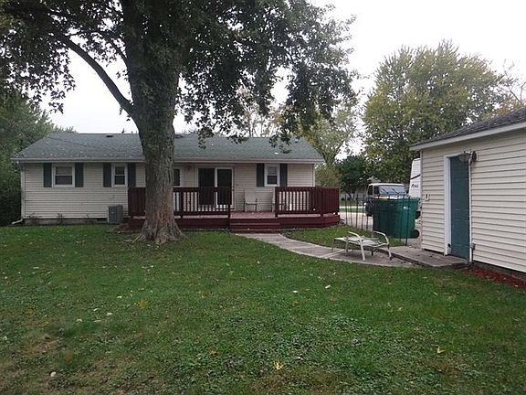 2nd image of 1211 Park Dr