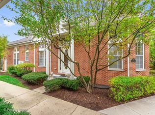 408 Commons Cir, Clarendon Hills, IL 60514