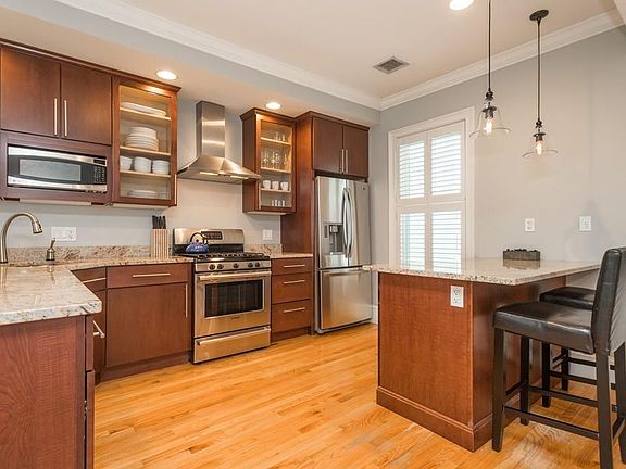 3rd image of 46 Pleasant St #2