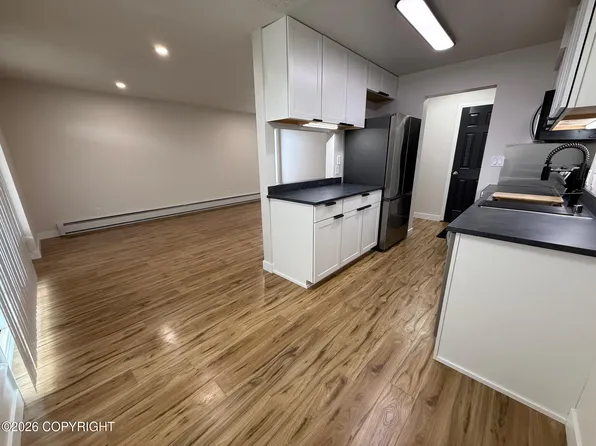 2400 Barrow St APT 101, Anchorage, AK 99503