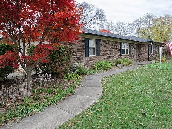 3rd image of 2204 Alexandria Dr