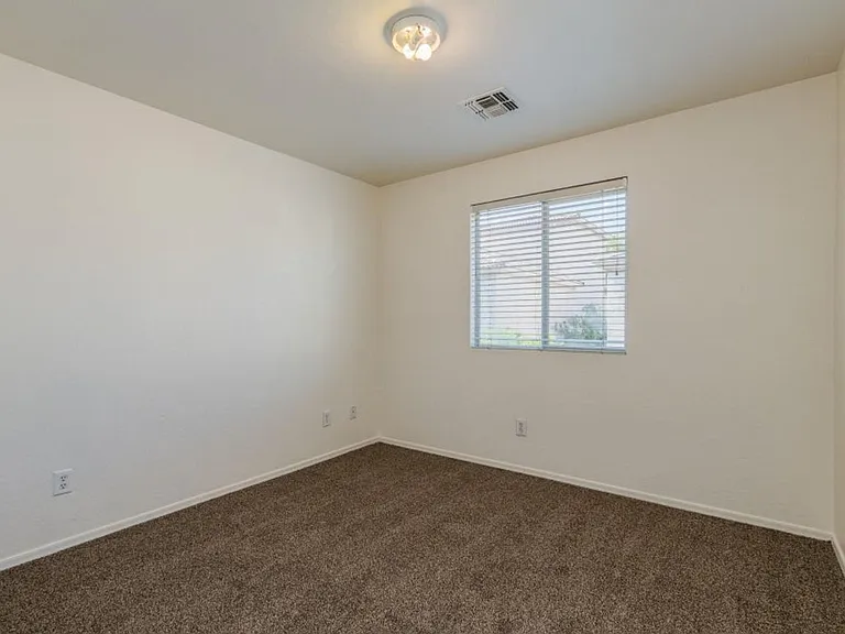 10018 W Winslow Ave — Photo 14
