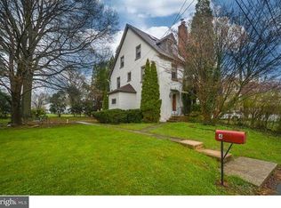 4 Schiavone Dr, Ambler, PA 19002