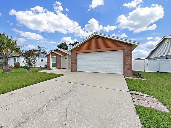 3rd image of 726 STILLVIEW CIRCLE