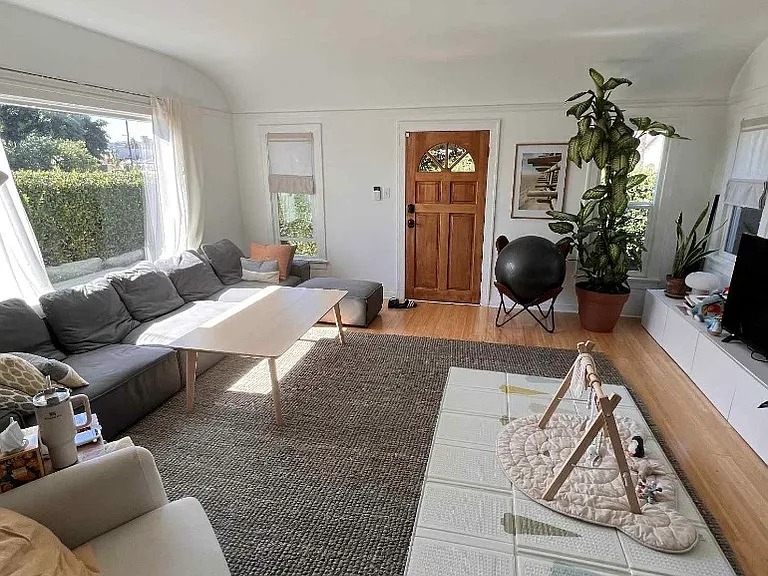 2850 Vineyard Ave — Photo 6