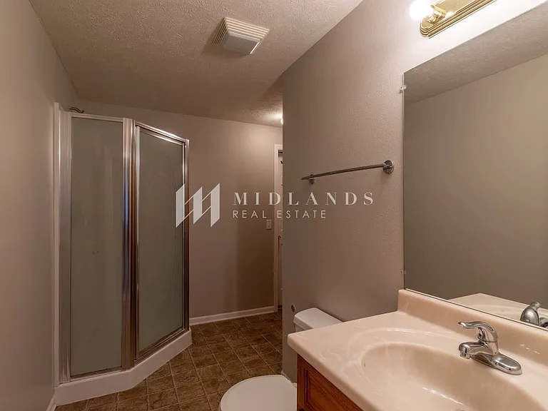 1007 Woodview Dr — Photo 1