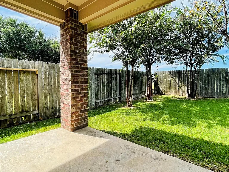 10723 Lake Riata Ln — Photo 23