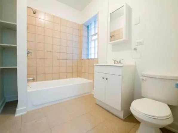 7955 S Bishop 1414-18 W 80th Chicago, IL 60620