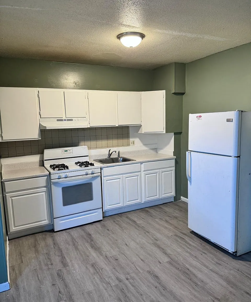 Hartford | 1 & 3 Bedrooms |13 Elliott St — Photo 3