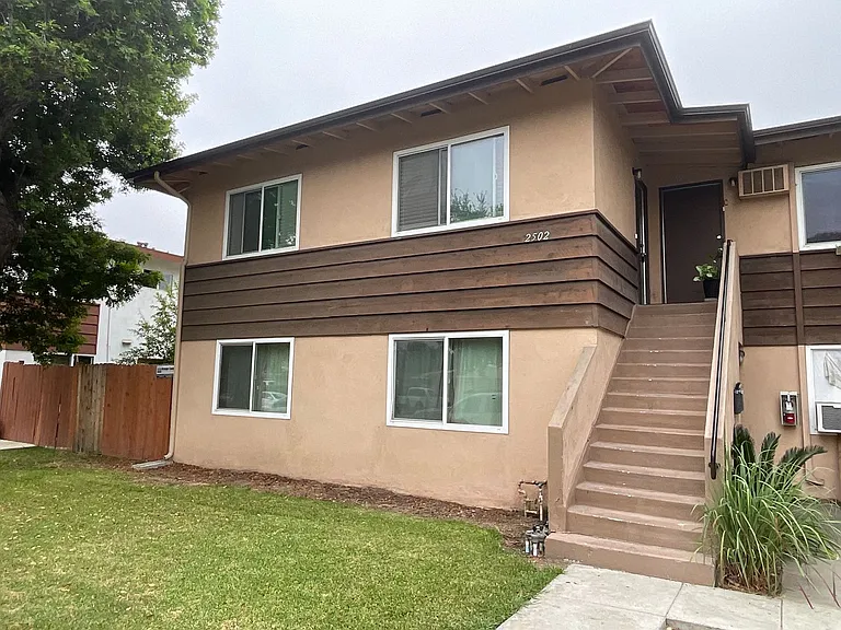 2502 S Rosewood Ave — Photo 17