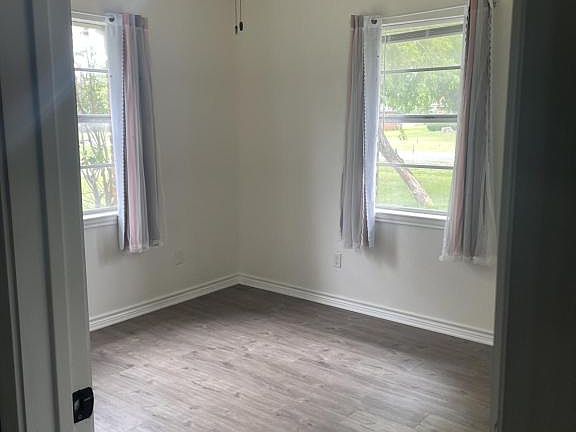 3rd image of 1101 S Lovers Ln