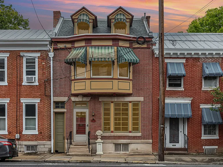 273 S Hanover St — Photo 3