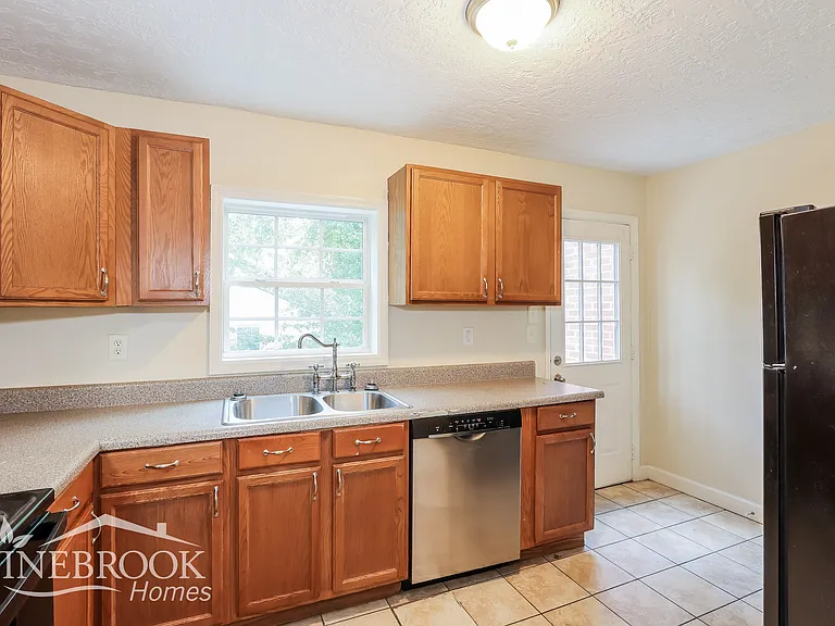 2824 Cornelia Rd — Photo 6