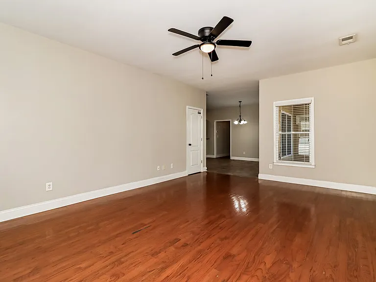 49 Celtic Ct — Photo 5