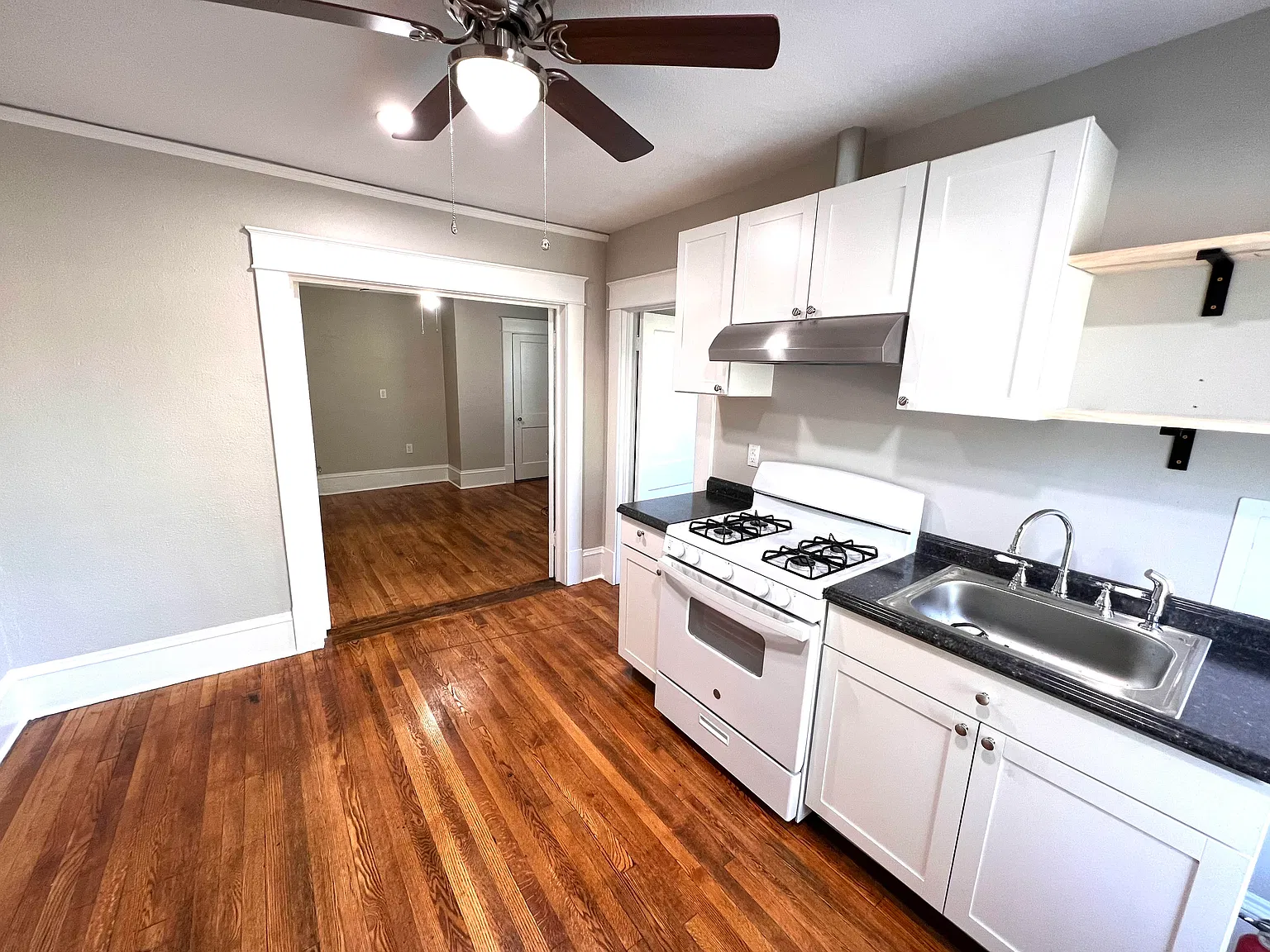 1 bed, 700 sqft, $1,175 — Photo 2