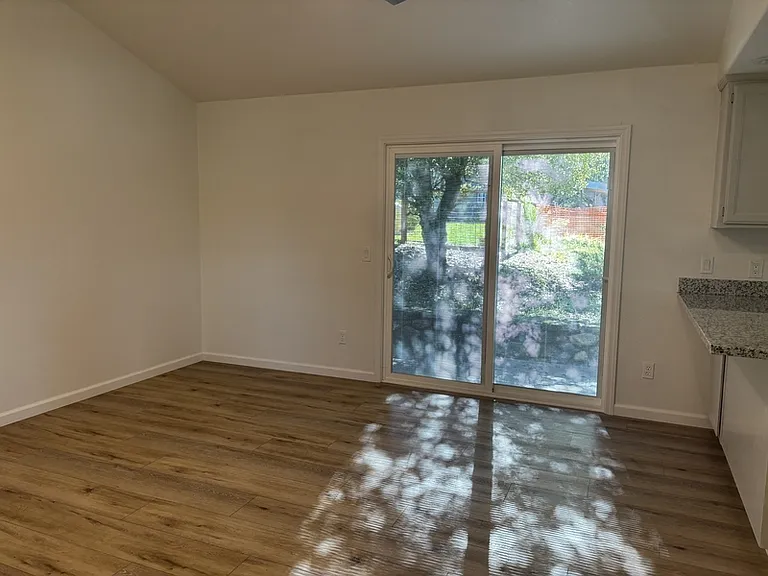 1776 Meda Ave — Photo 14