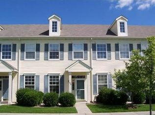 990 Providence Dr, Shakopee, MN 55379