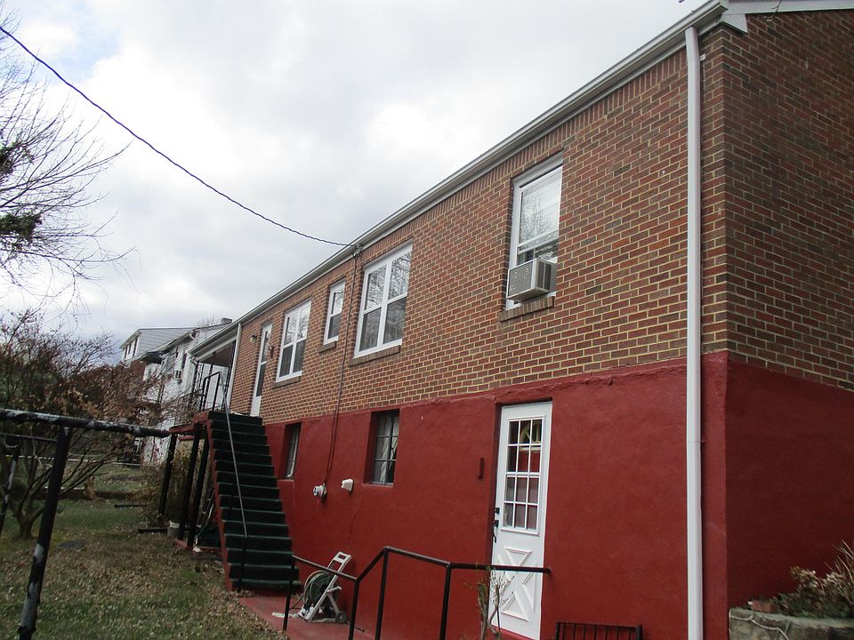 2nd image of 2930 Fleetwood Ave SW
