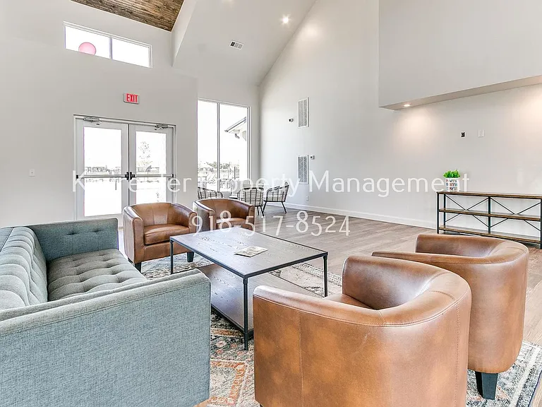 12461 S Lakewood Ave — Photo 25
