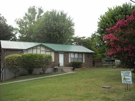 1st image of 271 Frey St