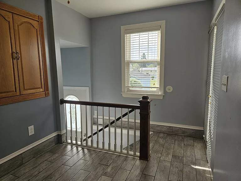 1725 Moore Ave — Photo 8