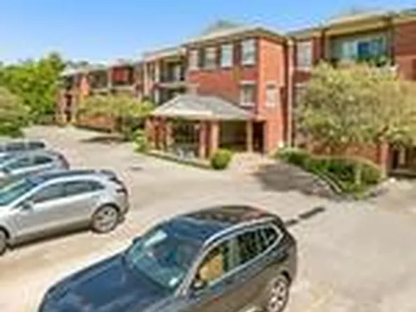 801 Rue Burgundy APT 319, Metairie, LA 70005