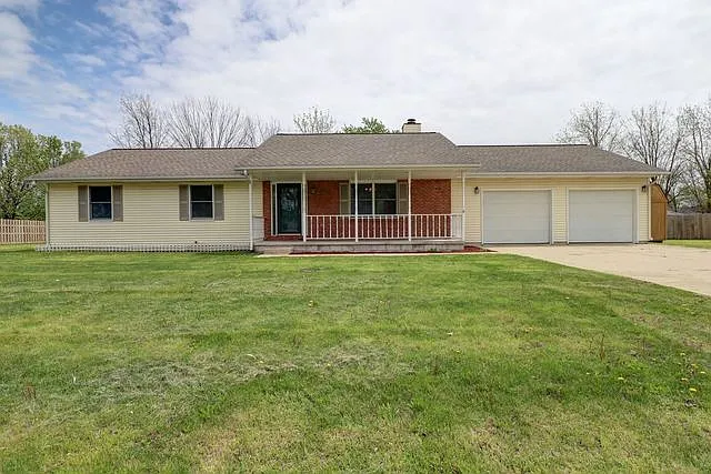 105 Schoolview Dr photo 1