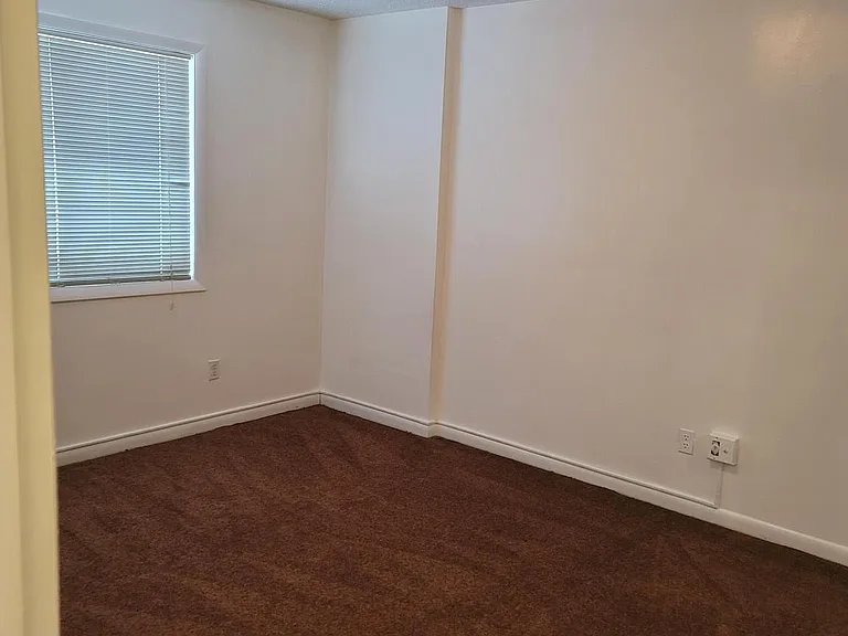 625 A Chesapeake St SE #101 — Photo 11