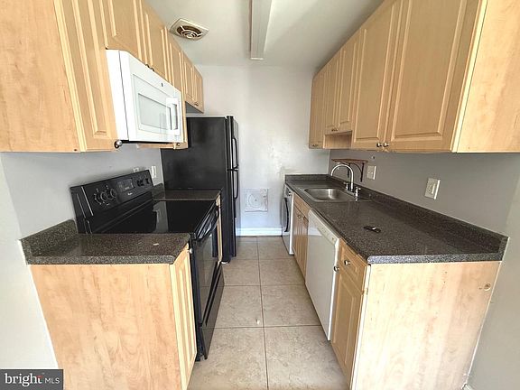 4th image of 1005 Chillum Rd APT 301