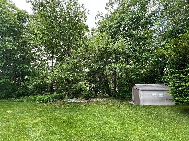 123 Lincoln Pkwy — Photo 9