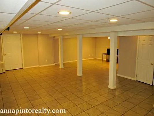 Sold by Anna Pinto Realty | media 23