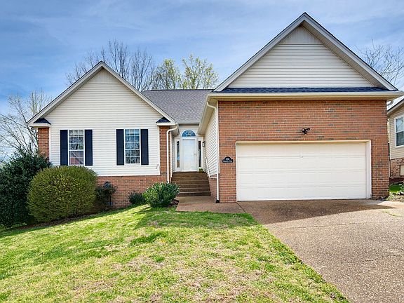 2nd image of 104 Woodfield Ct