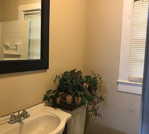 5th image of 905 1/2 Rankin Ave #2