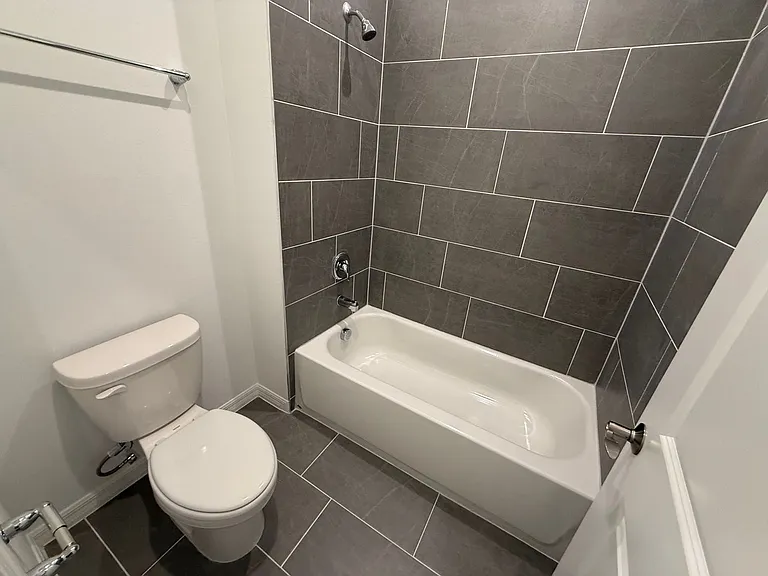 405 Eventide Ave — Photo 24
