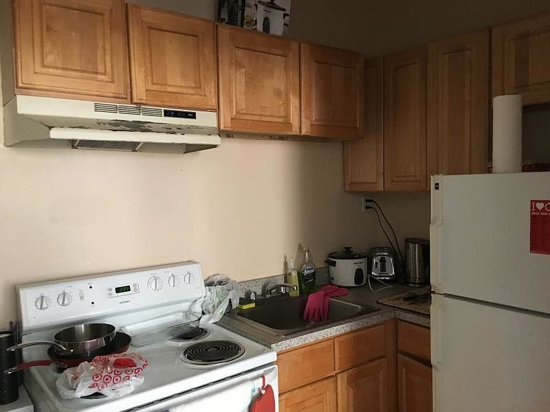 2nd image of 883 Huntington Ave #Rent1