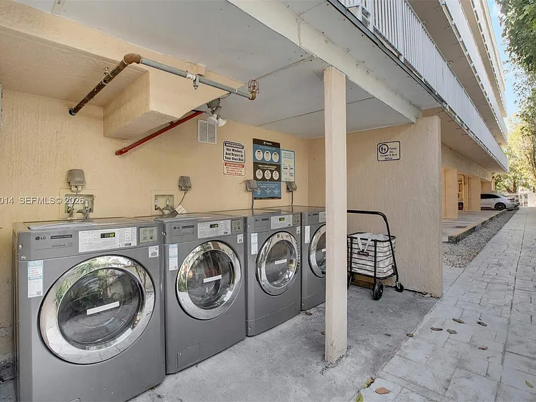 1349 SW 3rd St #7 — Photo 9