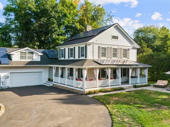 12 Wellesley Drive, Branford, CT 06405