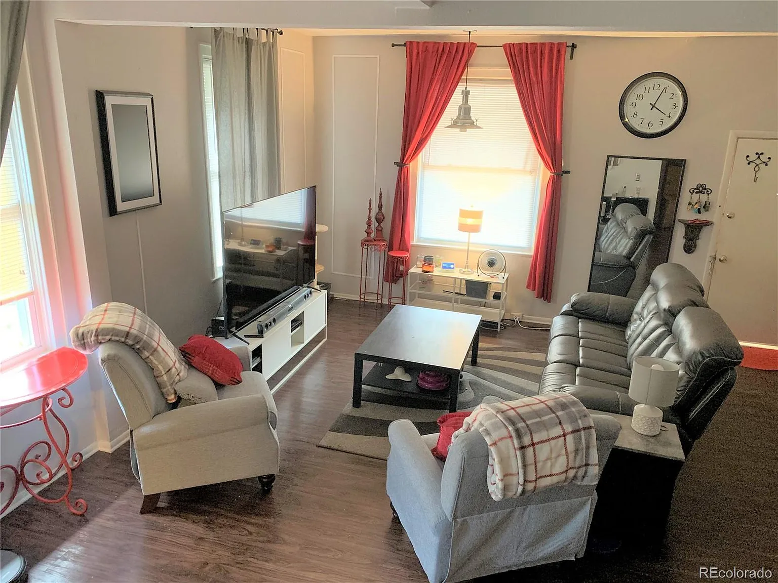 4 bed, 2.0 bath, 1568 sqft, $2,900 — Photo 2