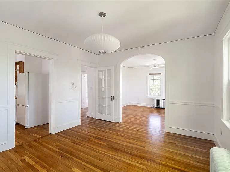 8-10 York Ave #10 — Photo 4