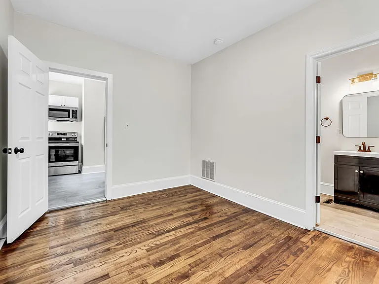 1320 W Friendly Ave — Photo 11