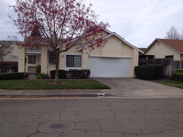 1st image of 16 S Temelec Cir