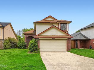 935 Sylvan Creek Dr, Lewisville, TX 75067